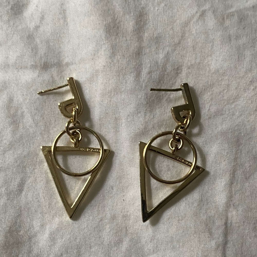 aesthetic gold earrings